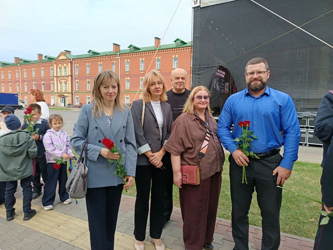 «Народное возложение цветов» у мемориала узникам концлагеря «Береза-Картузская», посвященное Дню народного единства. 2026 «Народное возложение цветов» у мемориала узникам концлагеря «Береза-Картузская», посвященное Дню народного единства. 2026
